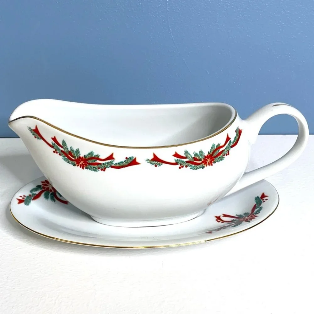 RARE STYLE Vintage Tienshan Fairfield Fine China Poinsettia‎ & Ribbon Gravy Boat